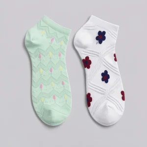 Effortless Elegance: Women’s Floral Embroidered Ankle Socks (2-Pack)